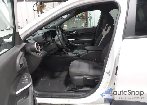 2025 Chevrolet Trax Fwd 1Rs z USA, uszkodzony, nr VIN KL77LGEP4SC007536